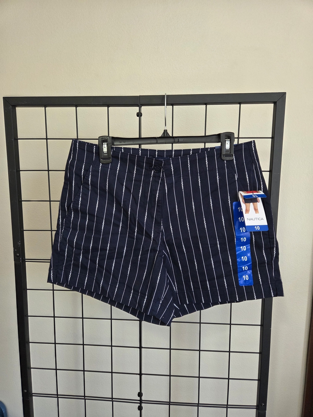 Nautica Womens Navy Pinstripe Shorts, New, Size 10